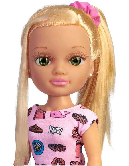 Nancy, scarpe con le rotelle