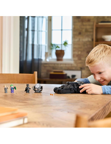 Lego Super Heroes - Tumbler di Batman contro...