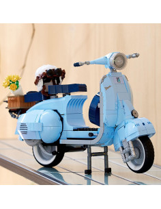 LEGO ICONS Vespa 125 2