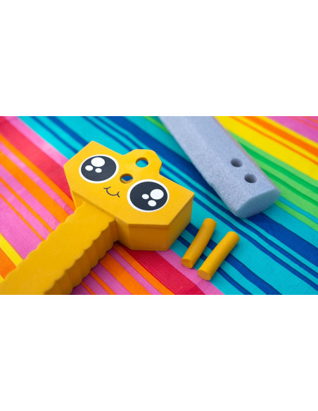 Colpiamoci a vicenda con spade finte