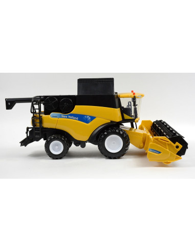 New Ray - 1:32 New Holland Harvester CR9090