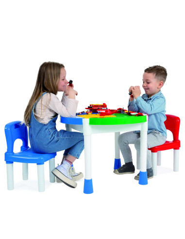 Tavolo costruzioni e sedie