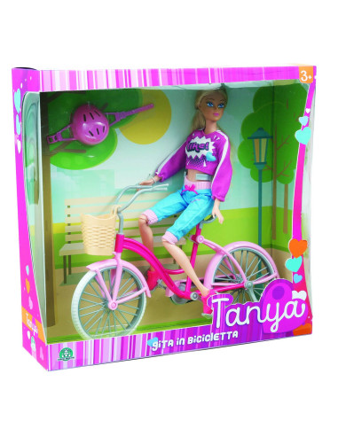 Tanya Gita in Bicicletta