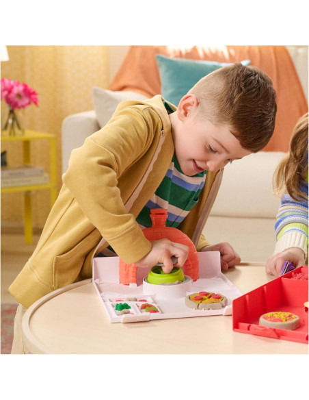 Kinetic Sand Squish Pizza