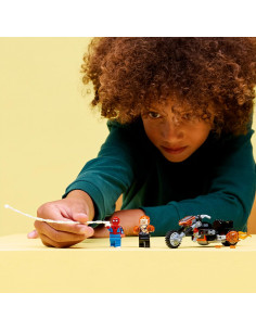 Lego Super Heroes - Spiderman vs Ghost Rider in motocicletta 2