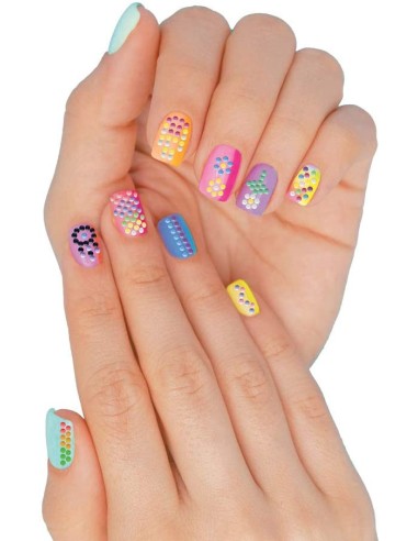 DIAMANTINY NAIL DESIGN