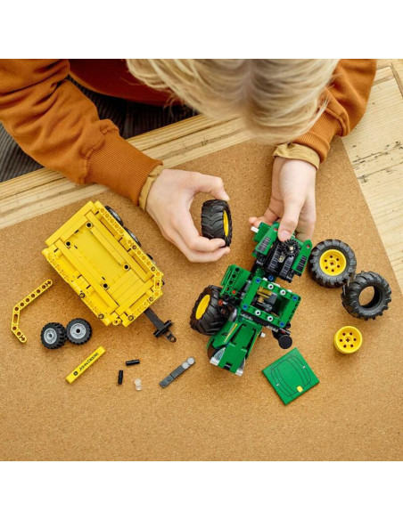 Lego Technic - John Deere 9620R 4WD Tractor